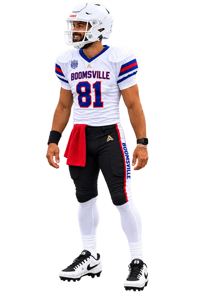 Receiver in a white Boomsville jersey, number 81